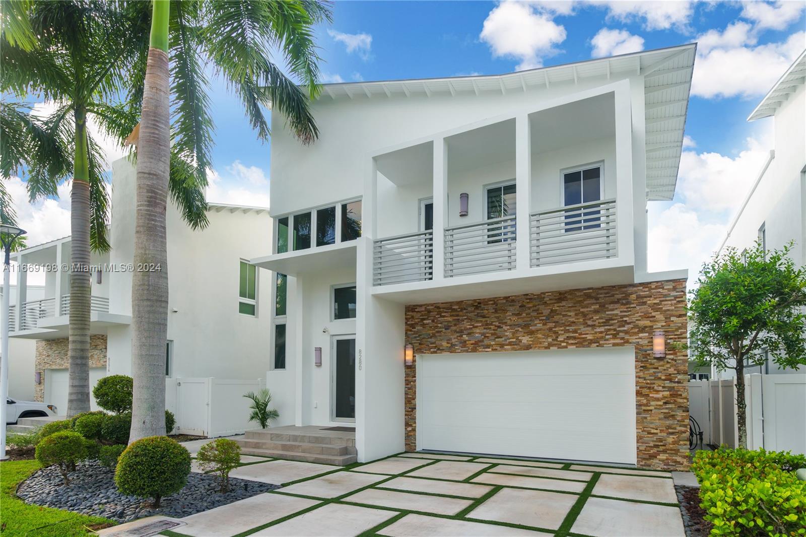 8280 NW 34th St