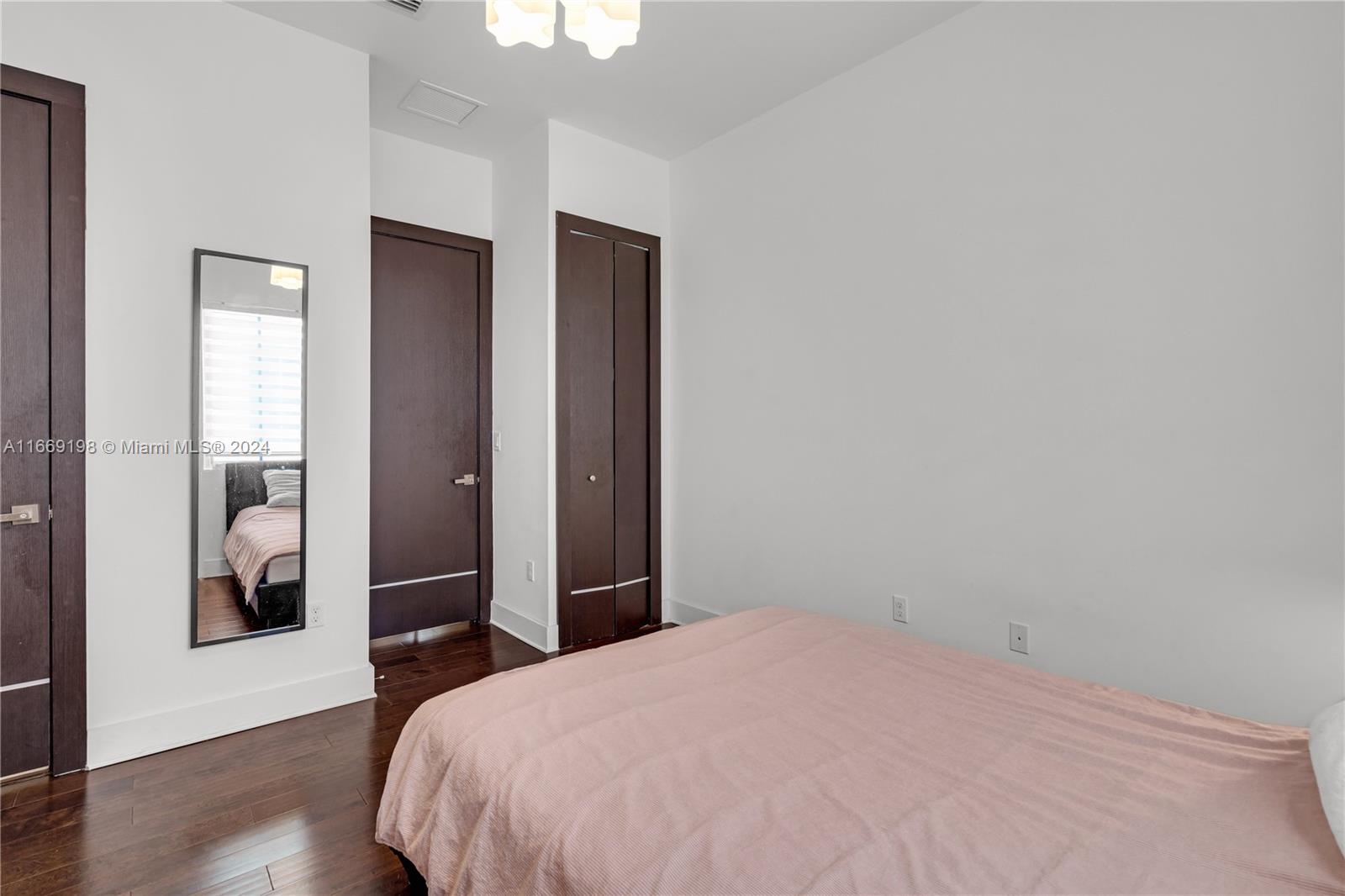 8280 NW 34th St