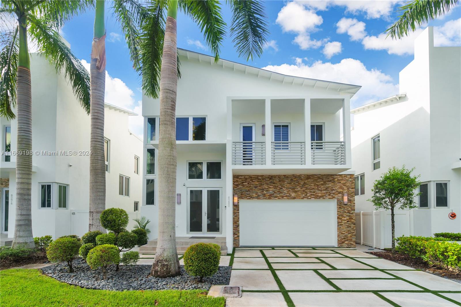 8280 NW 34th St