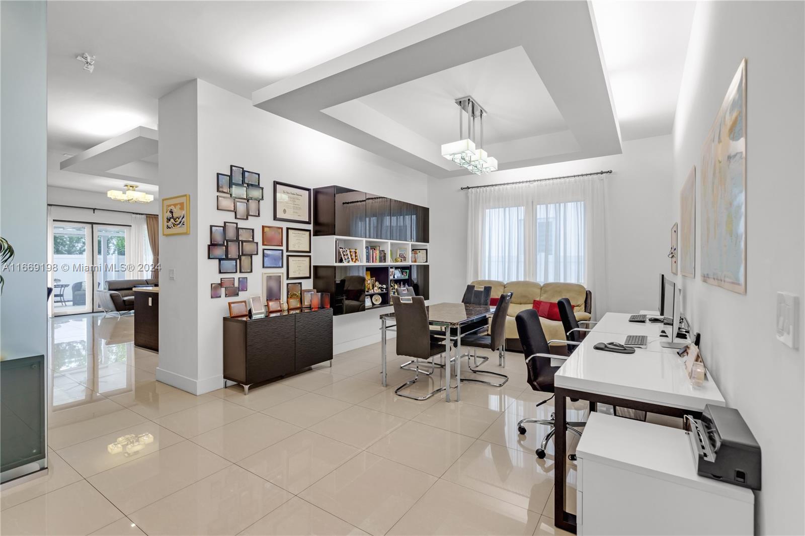 8280 NW 34th St