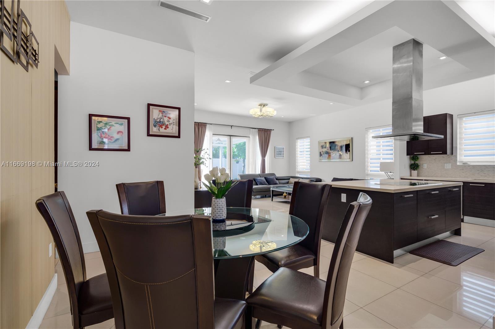 8280 NW 34th St