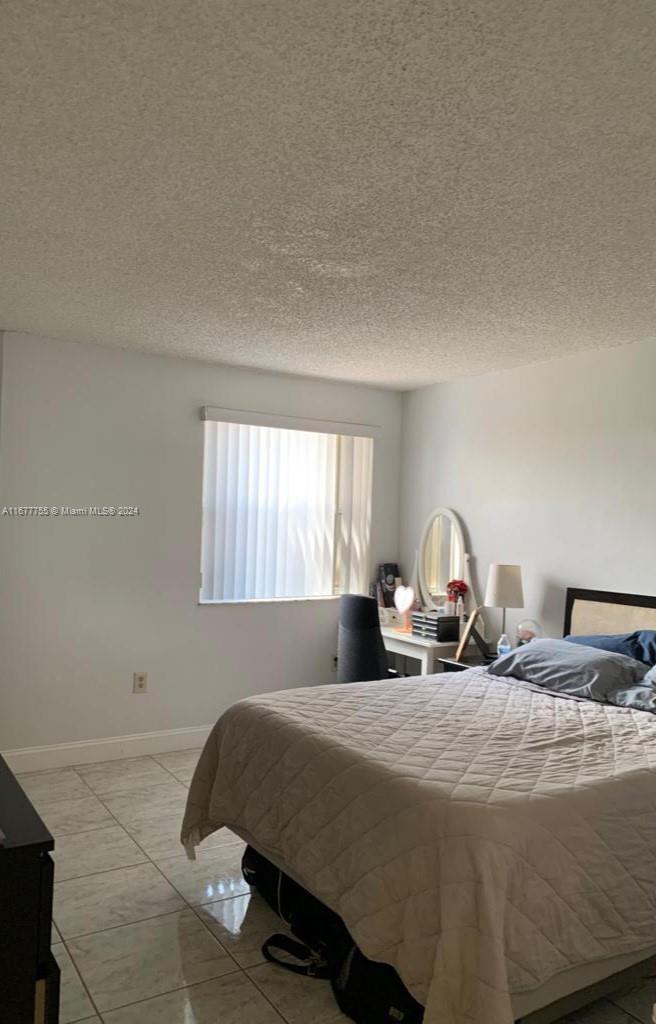 8660 NW 6th Ln # 203 Unit: 5-203