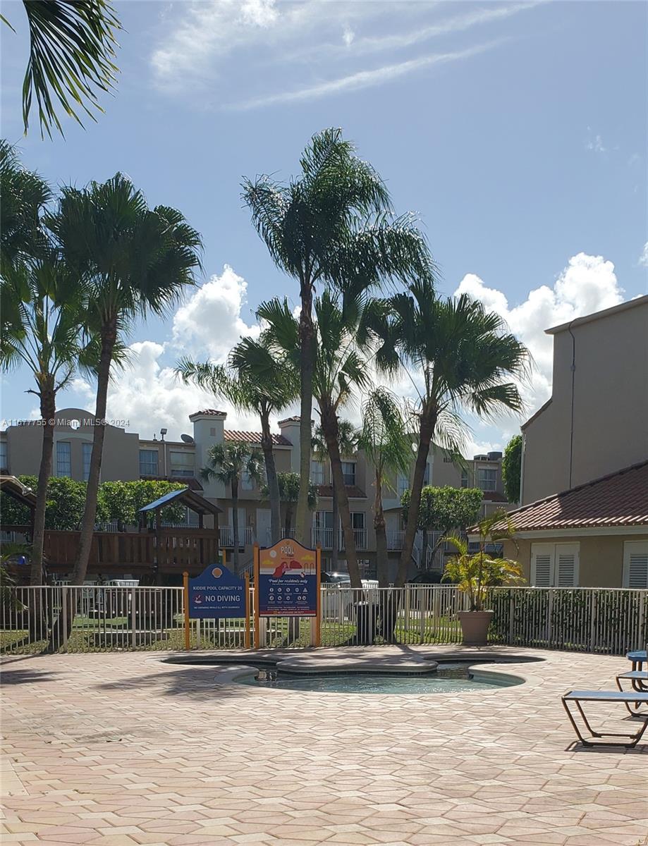 8660 NW 6th Ln # 203 Unit: 5-203