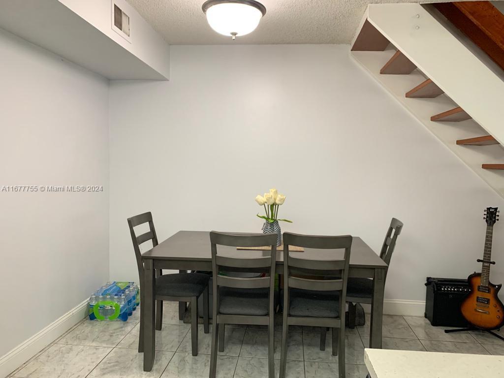 8660 NW 6th Ln # 203 Unit: 5-203