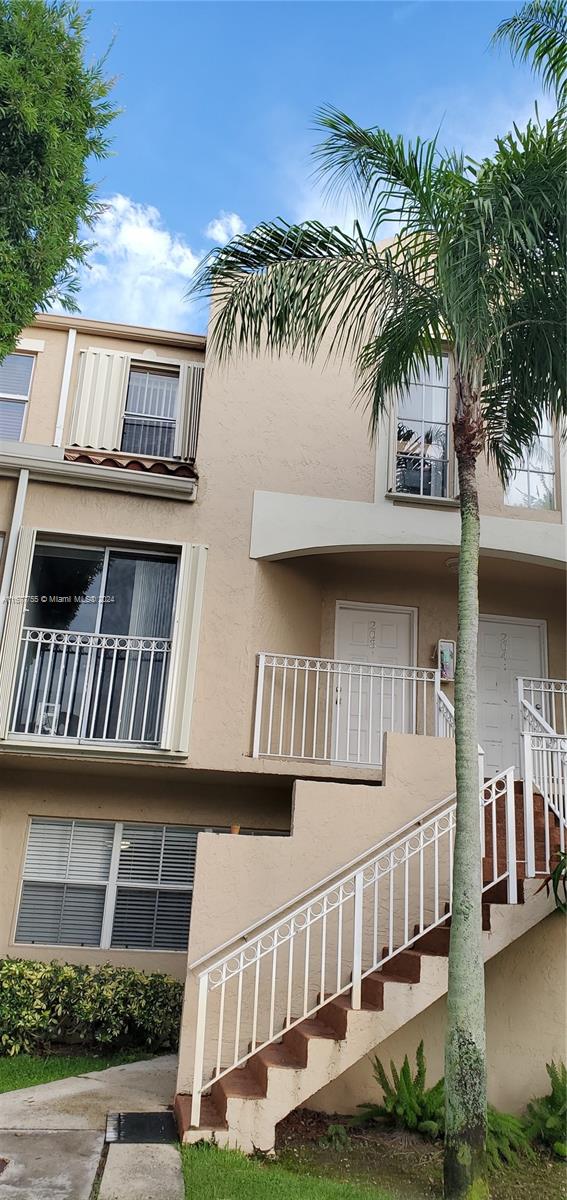 8660 NW 6th Ln # 203 Unit: 5-203