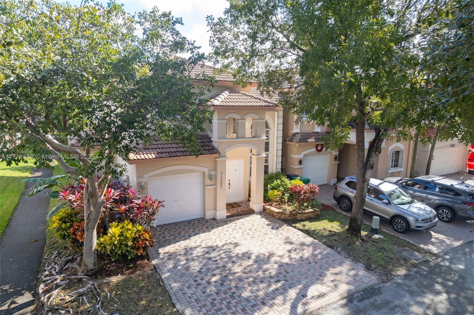 7353 NW 113th Ct