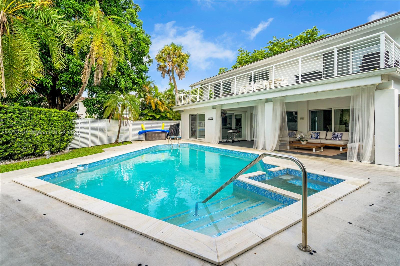 9473 NW 49th Doral Ln