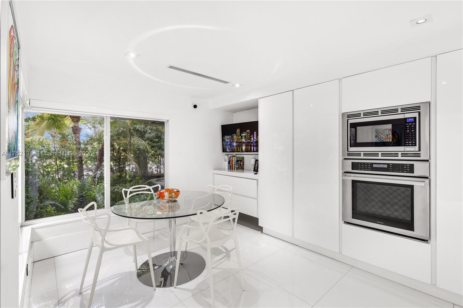 9473 NW 49th Doral Ln