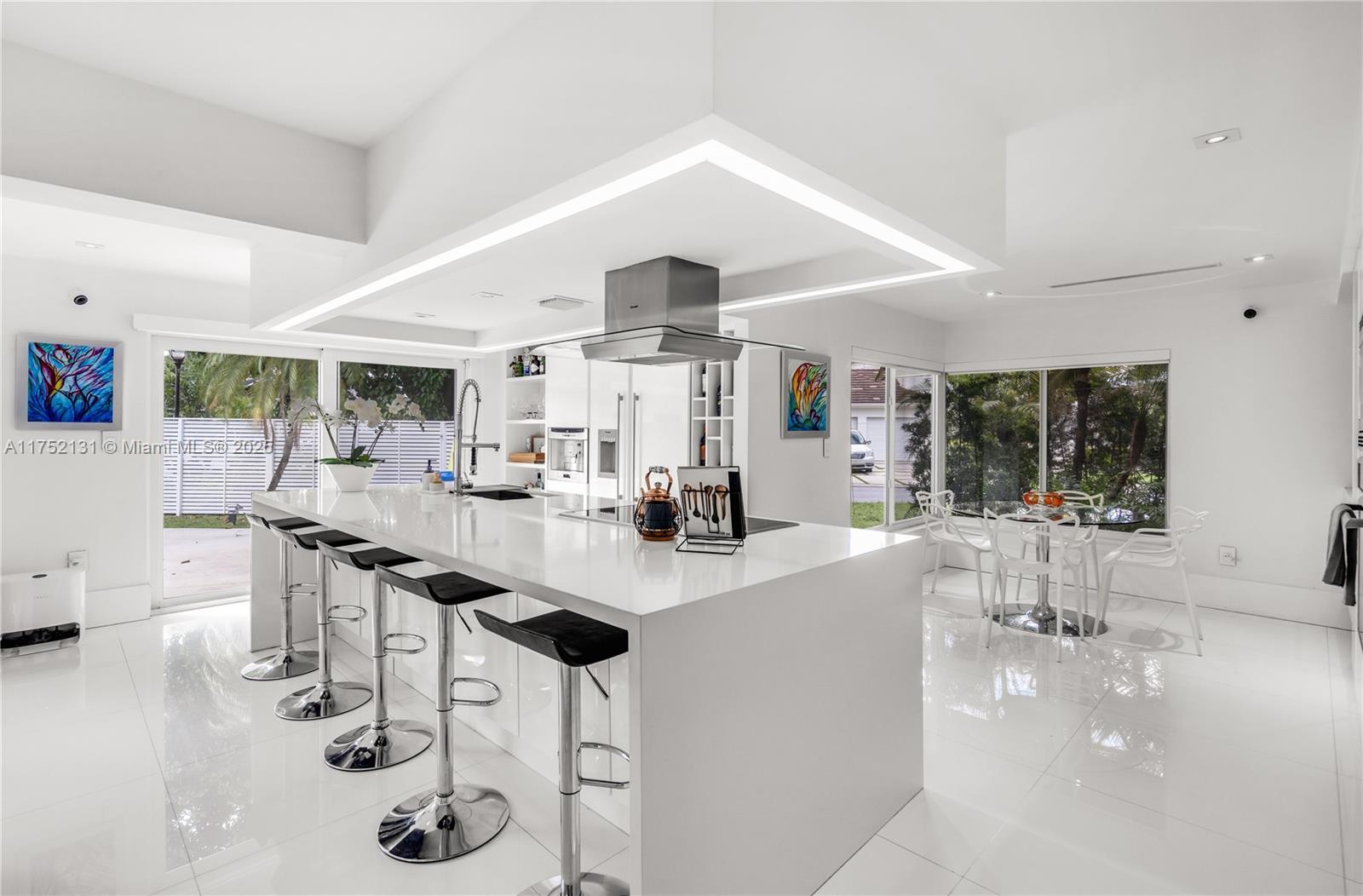 9473 NW 49th Doral Ln