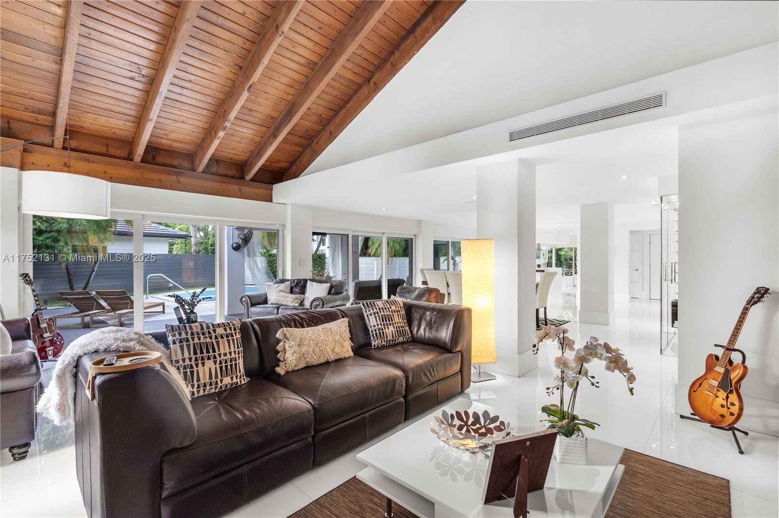 9473 NW 49th Doral Ln