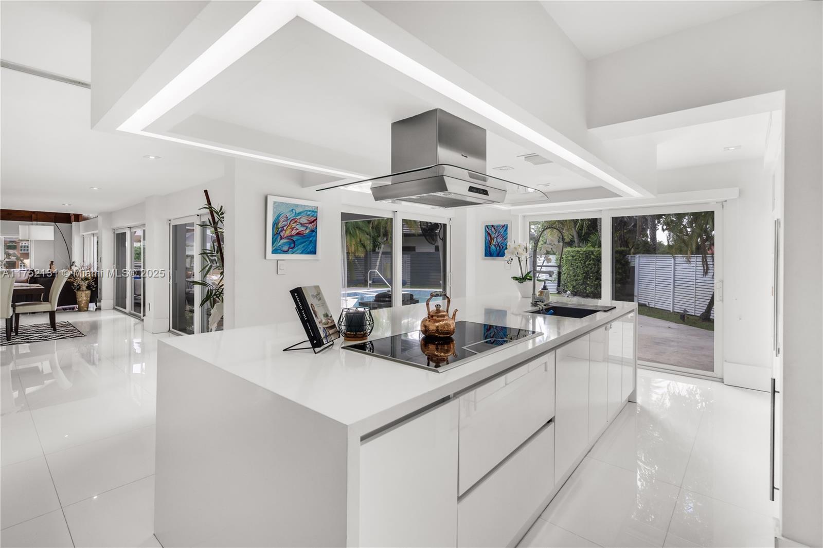9473 NW 49th Doral Ln