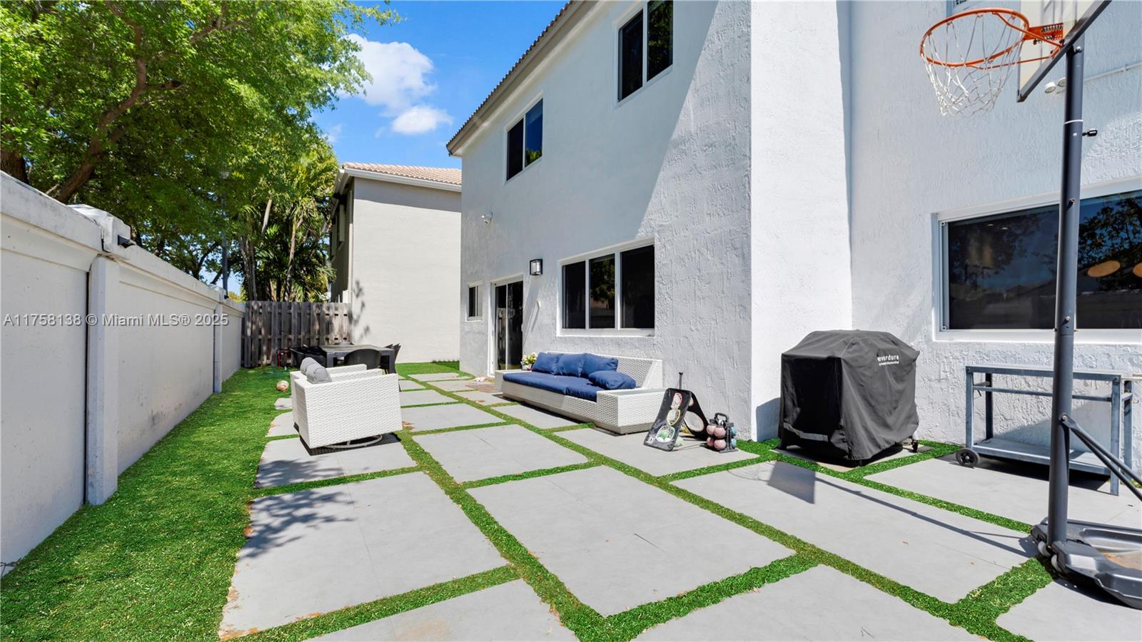 5212 NW 108th PL