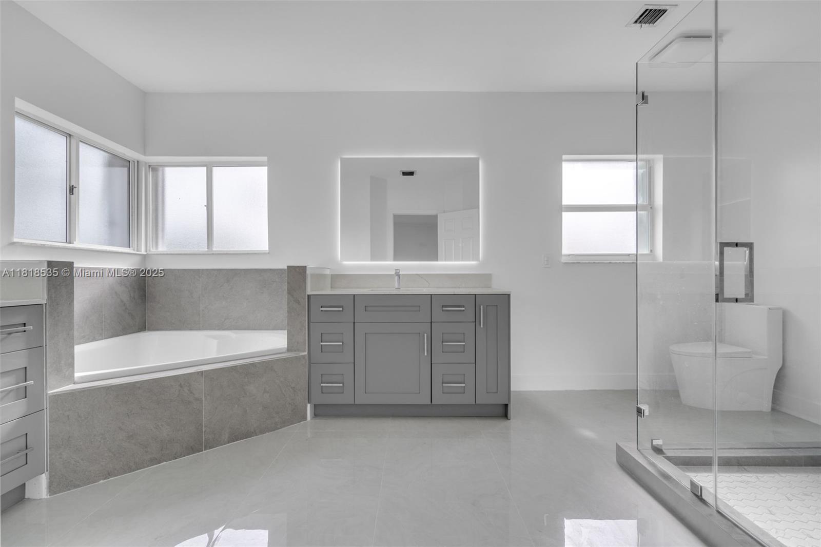 11244 NW 58th Ter