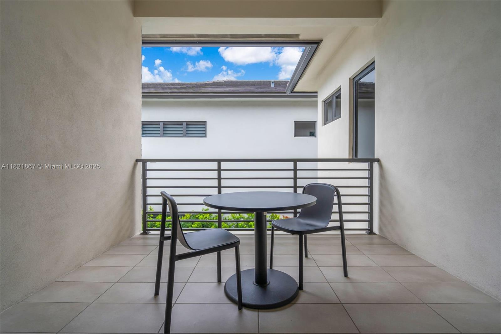 8127 NW 48th Ter
