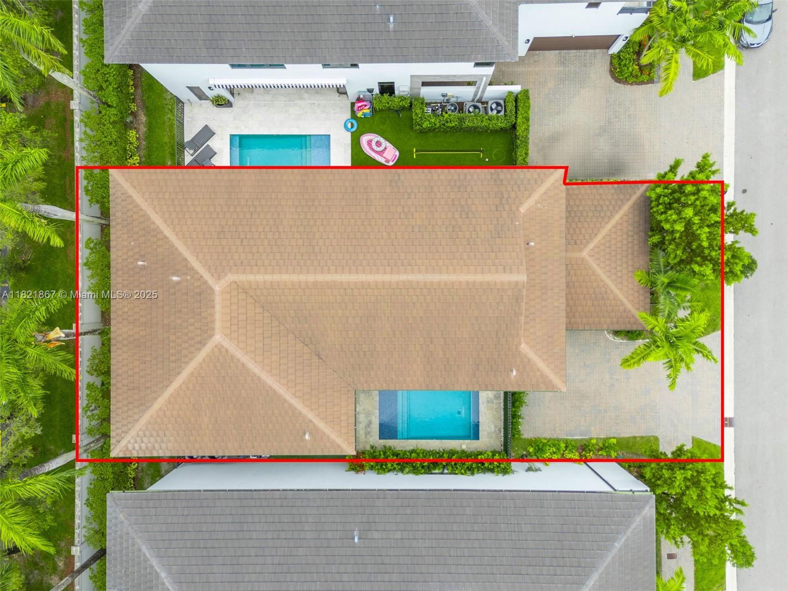 8127 NW 48th Ter