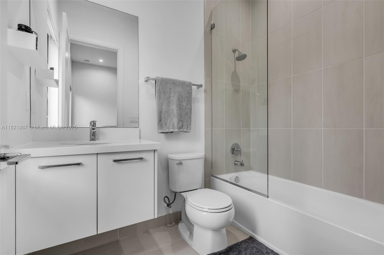 8127 NW 48th Ter