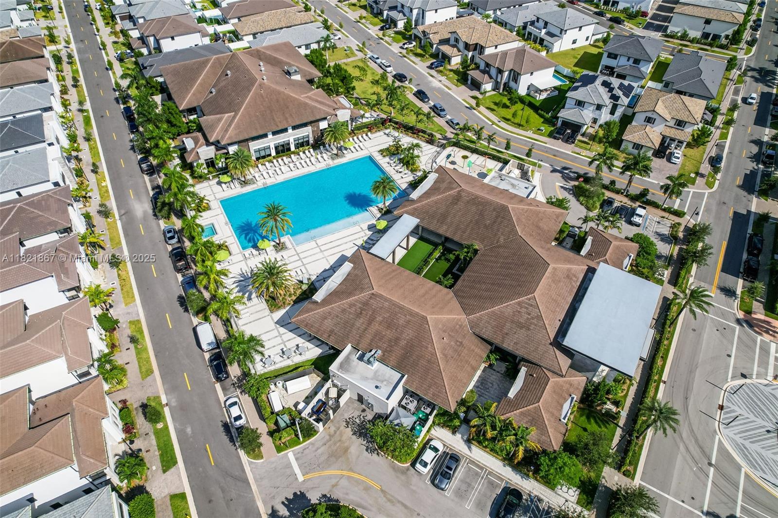 8127 NW 48th Ter