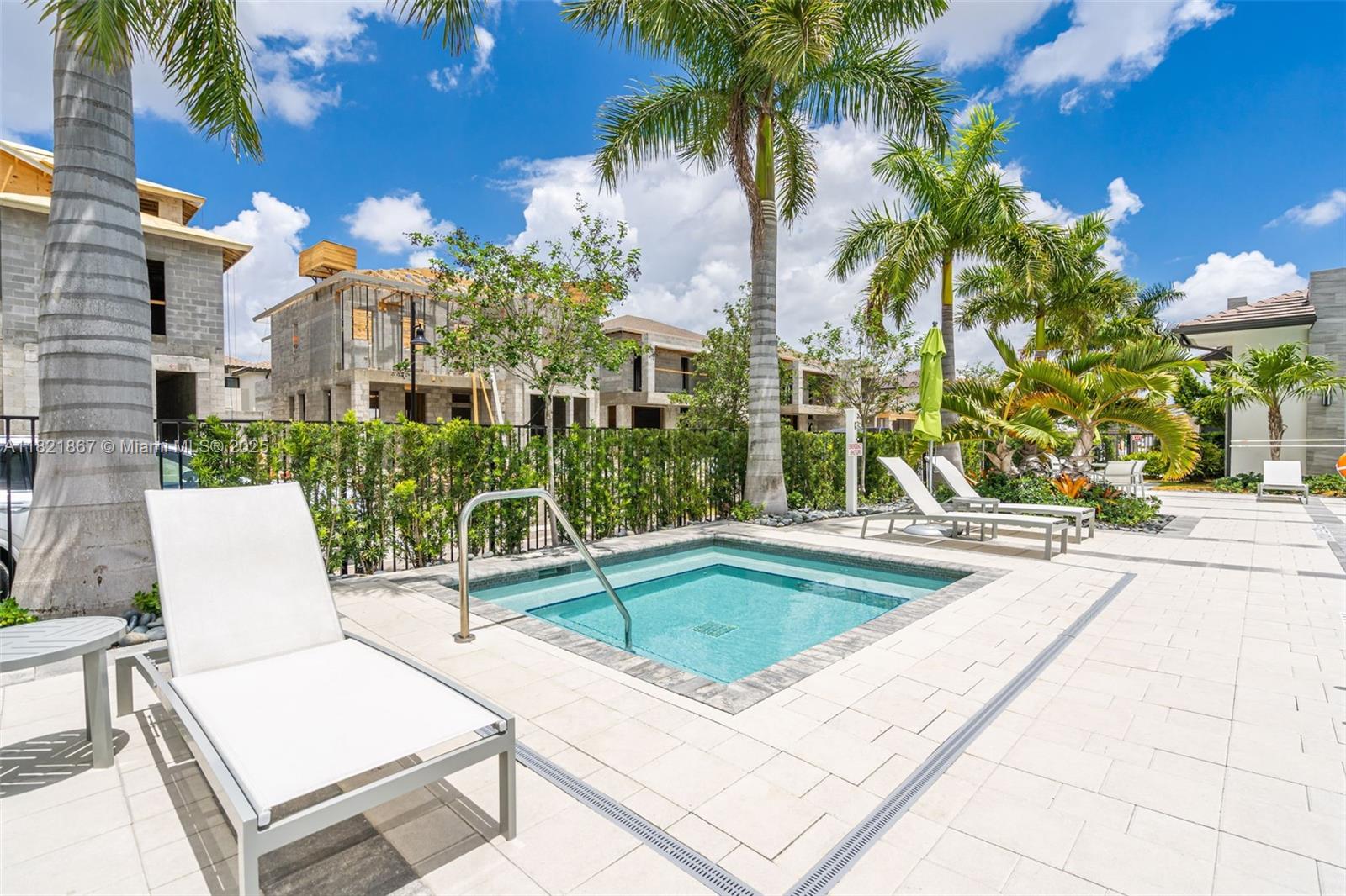 8127 NW 48th Ter