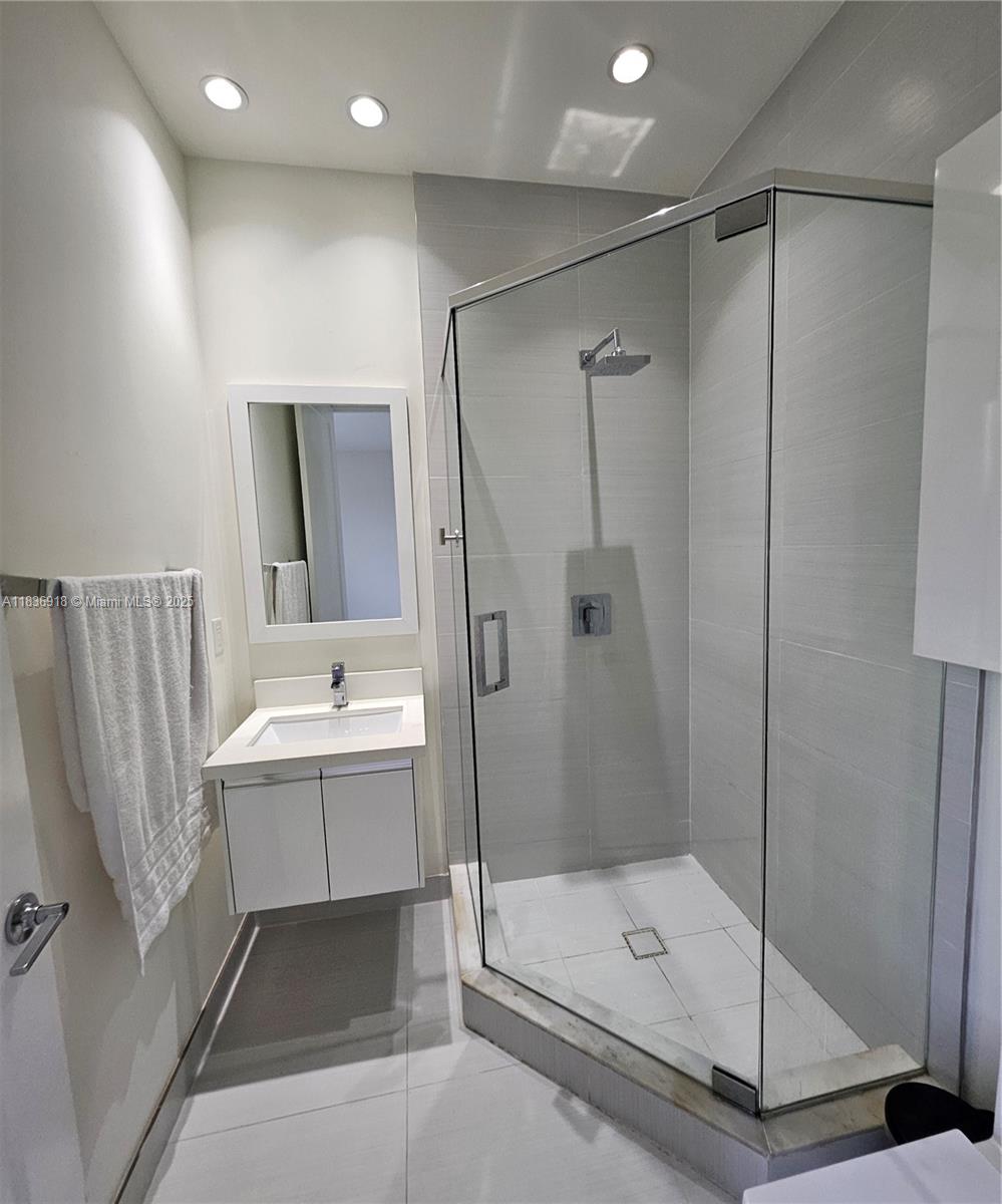 6410 NW 105th Pl Unit: Studio