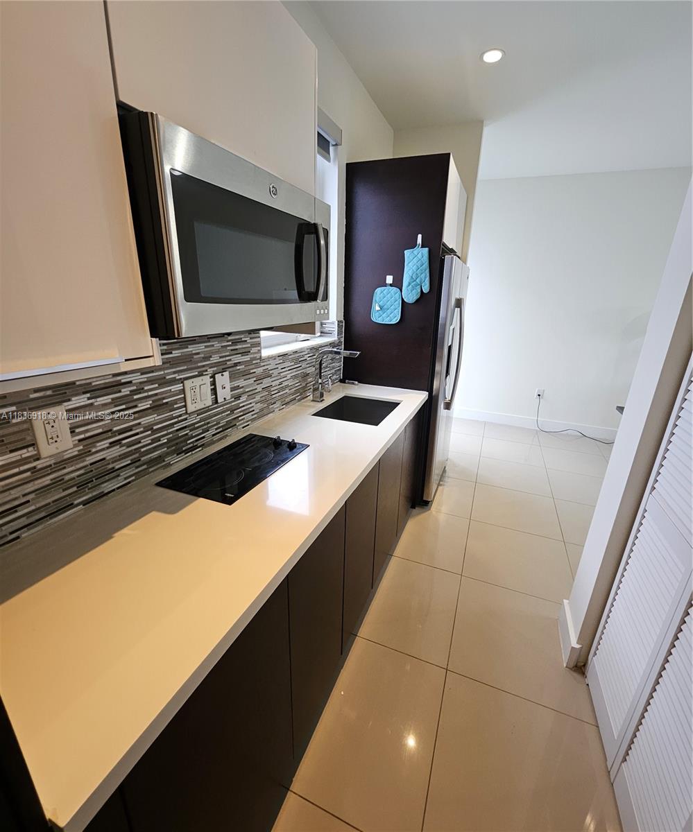 6410 NW 105th Pl Unit: Studio