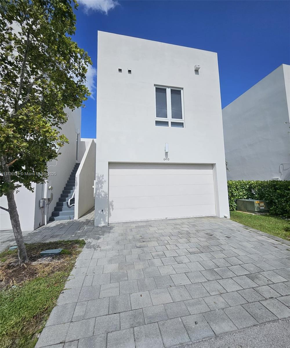 6410 NW 105th Pl Unit: Studio