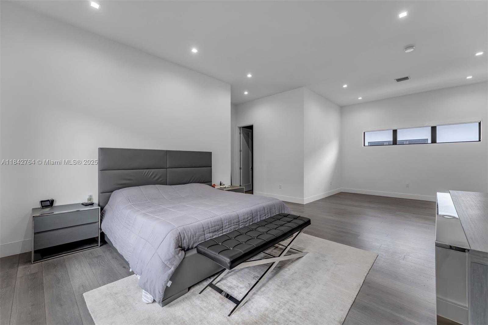 8109 NW 48th Ter