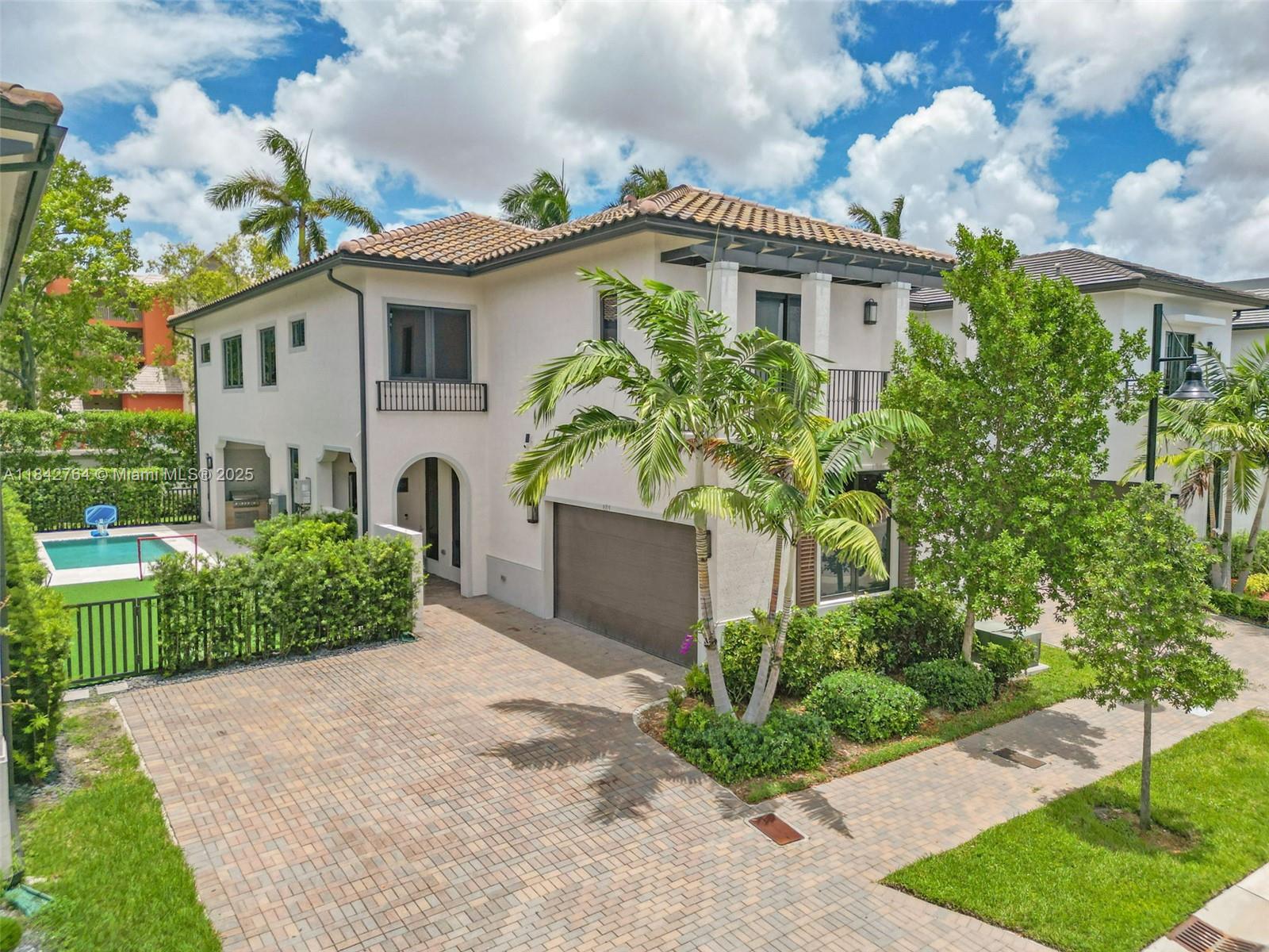 8109 NW 48th Ter