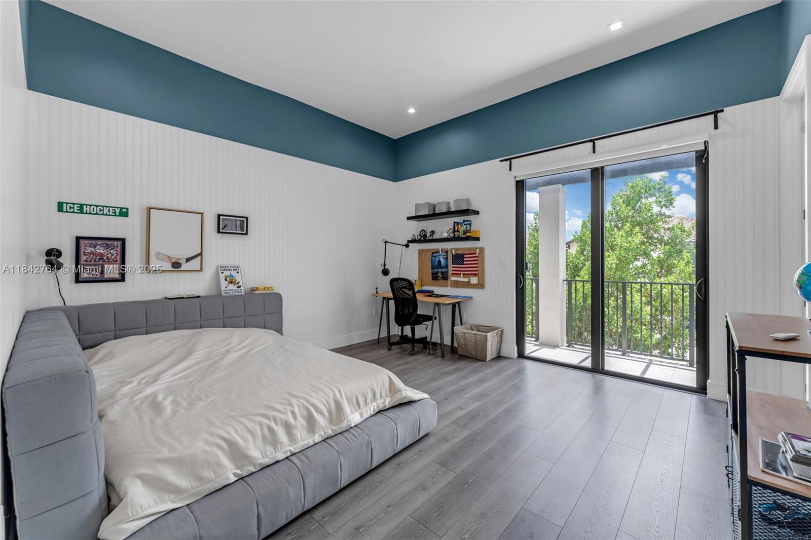 8109 NW 48th Ter