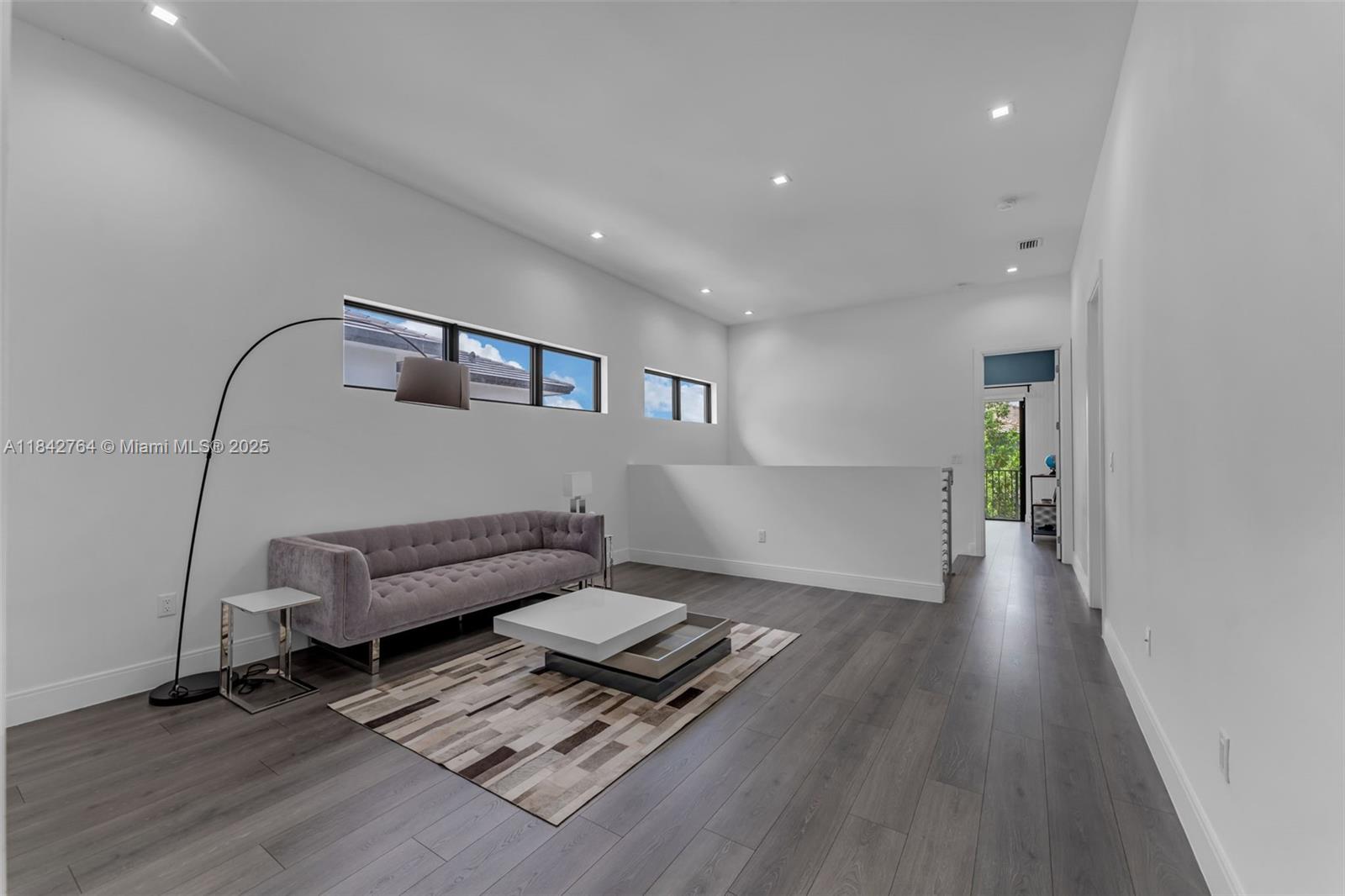8109 NW 48th Ter