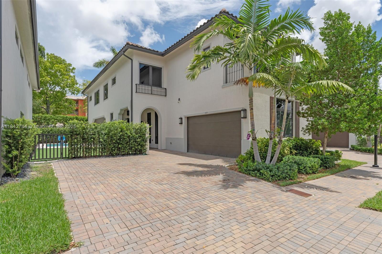 8109 NW 48th Ter