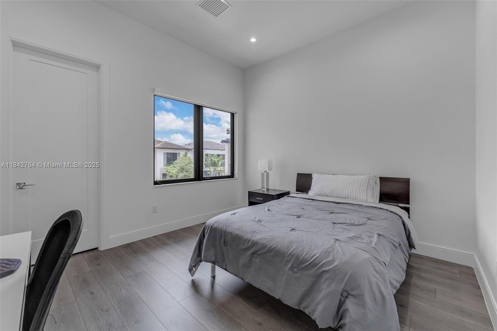 8109 NW 48th Ter