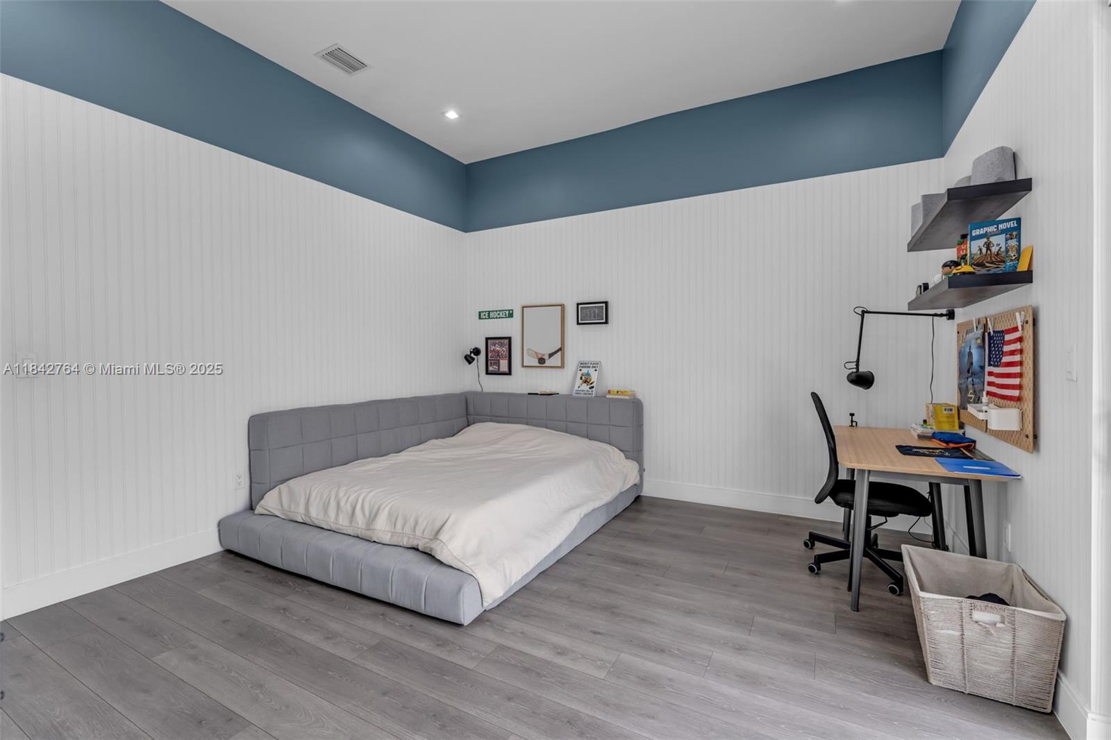 8109 NW 48th Ter