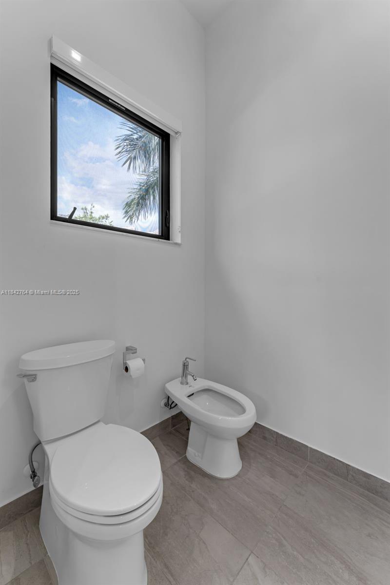 8109 NW 48th Ter