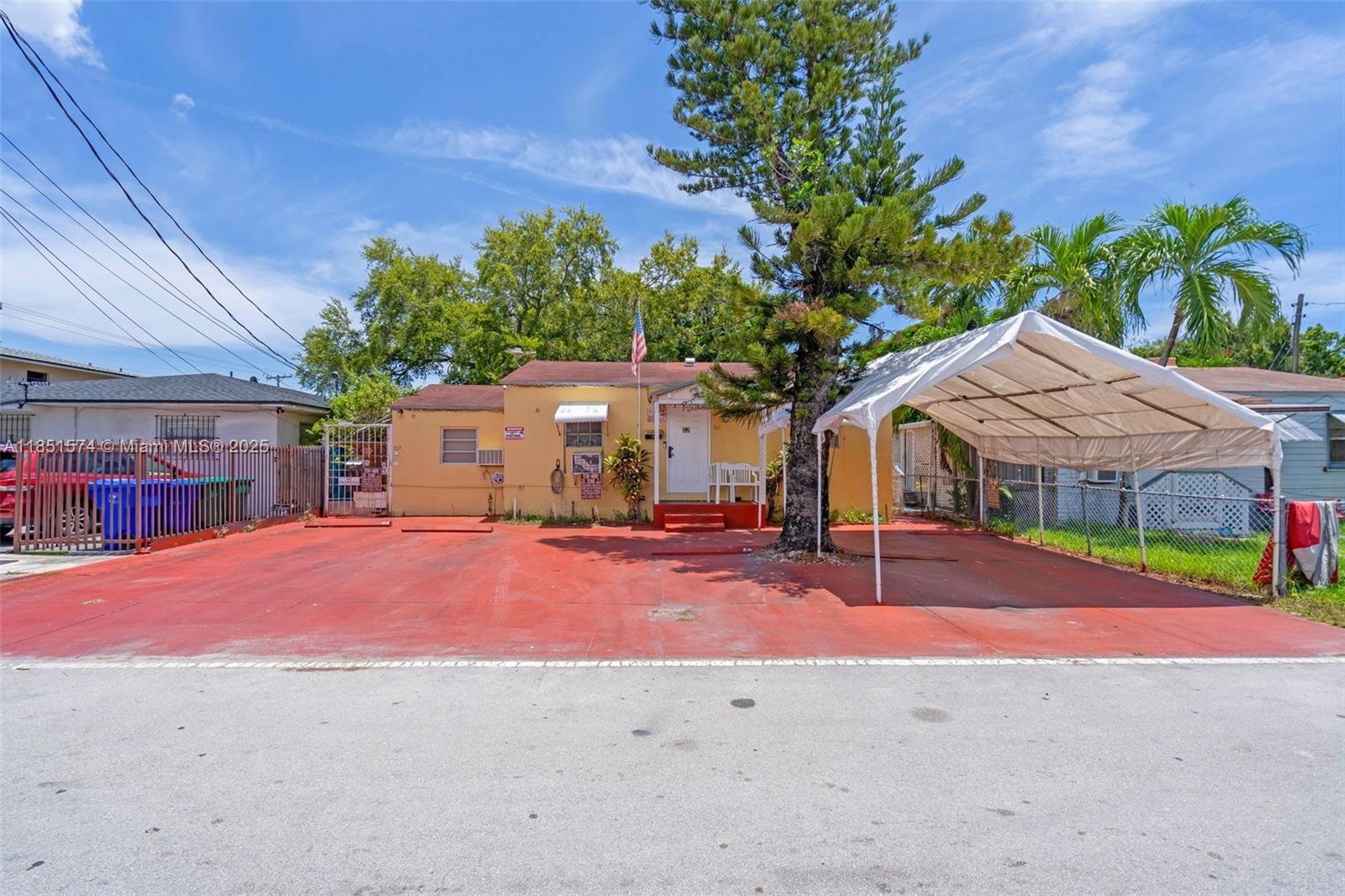 811 NW 24th Ct