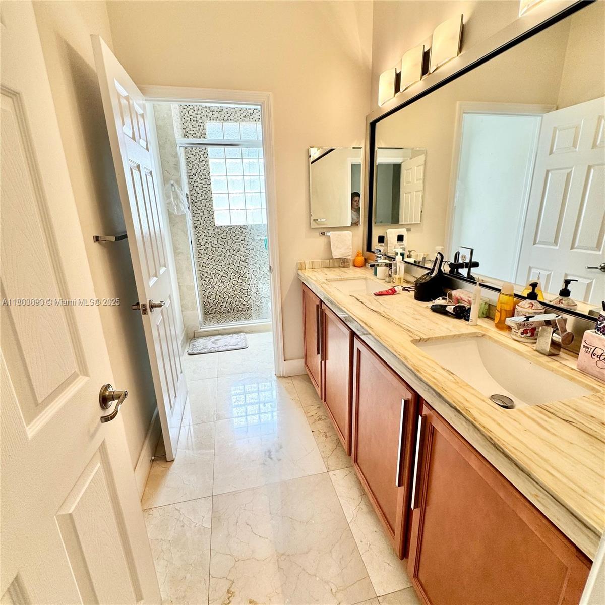 11229 NW 44th Ter