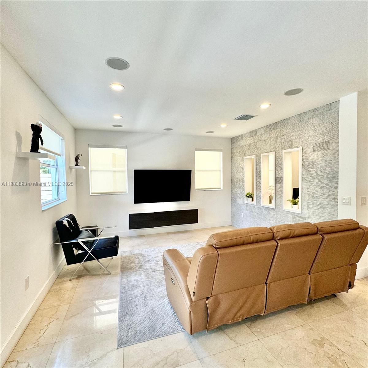 11229 NW 44th Ter