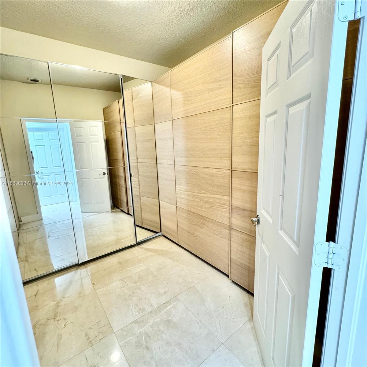 11229 NW 44th Ter