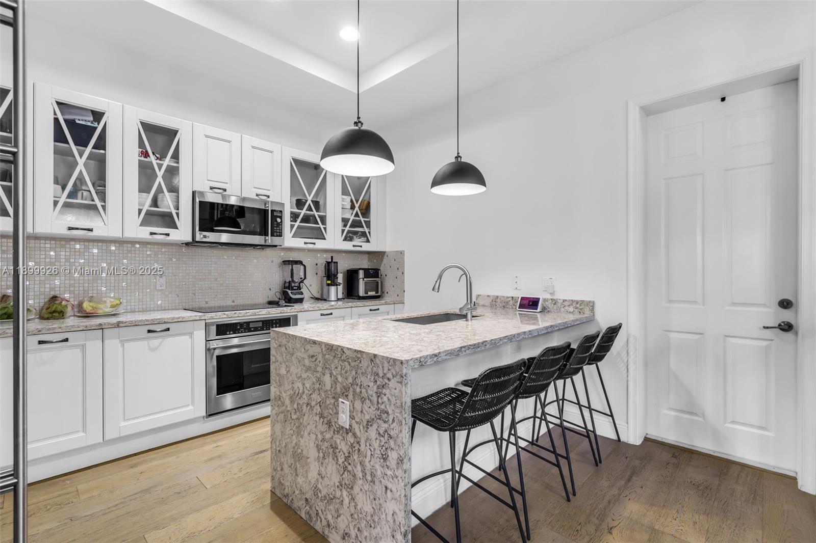 8449 NW 51st Ter, Doral