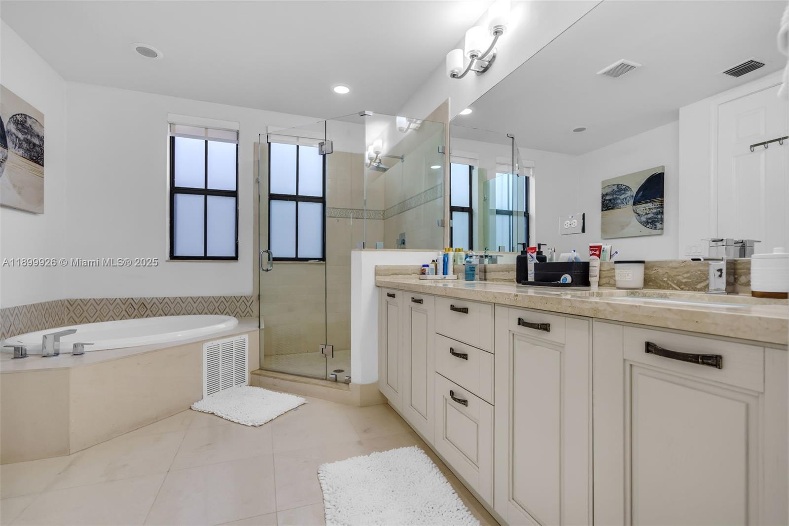 8449 NW 51st Ter, Doral