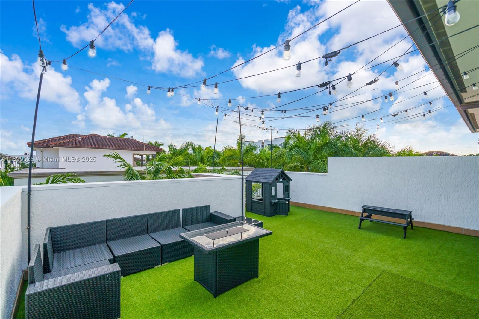 8449 NW 51st Ter, Doral