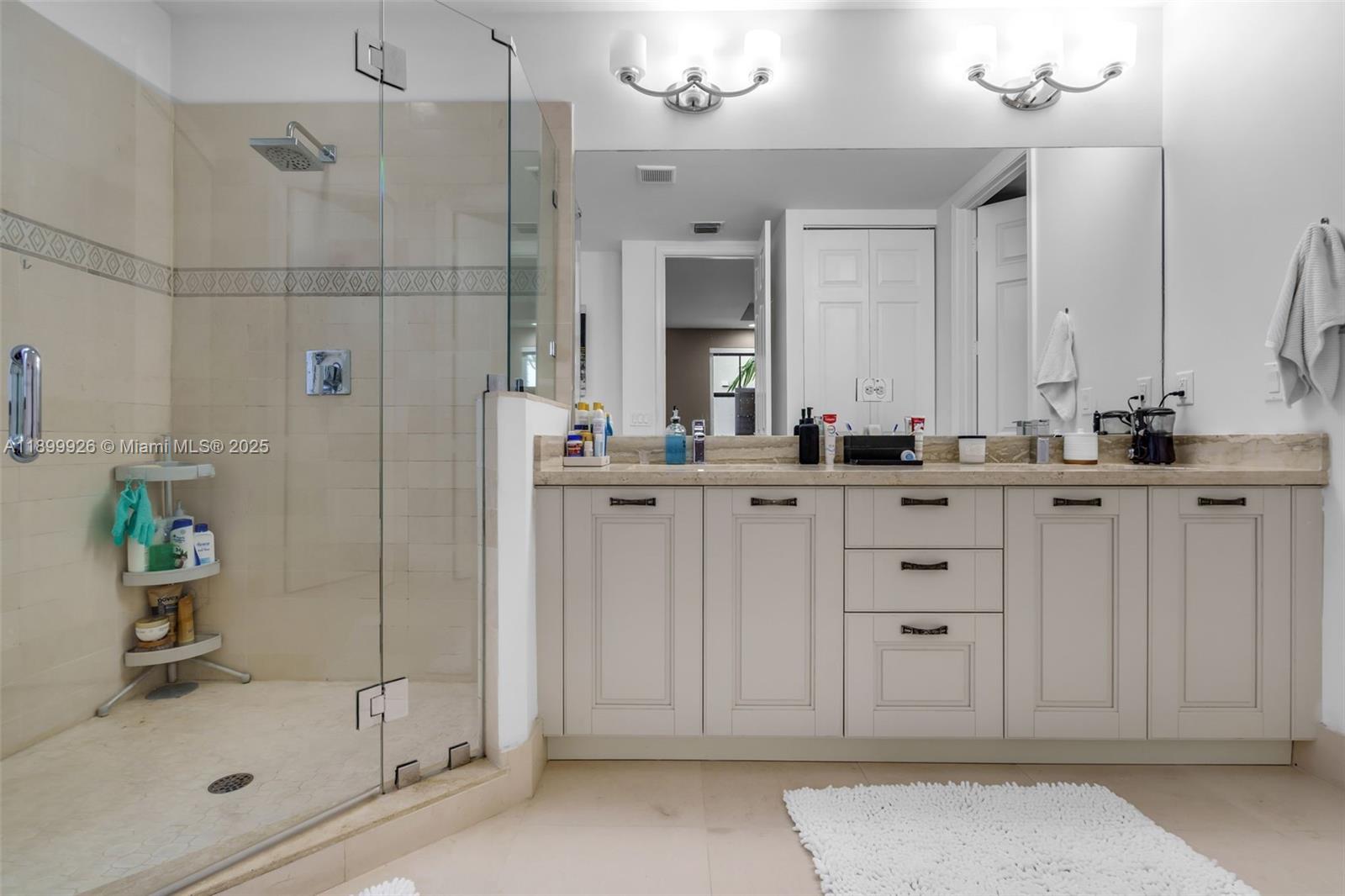 8449 NW 51st Ter, Doral