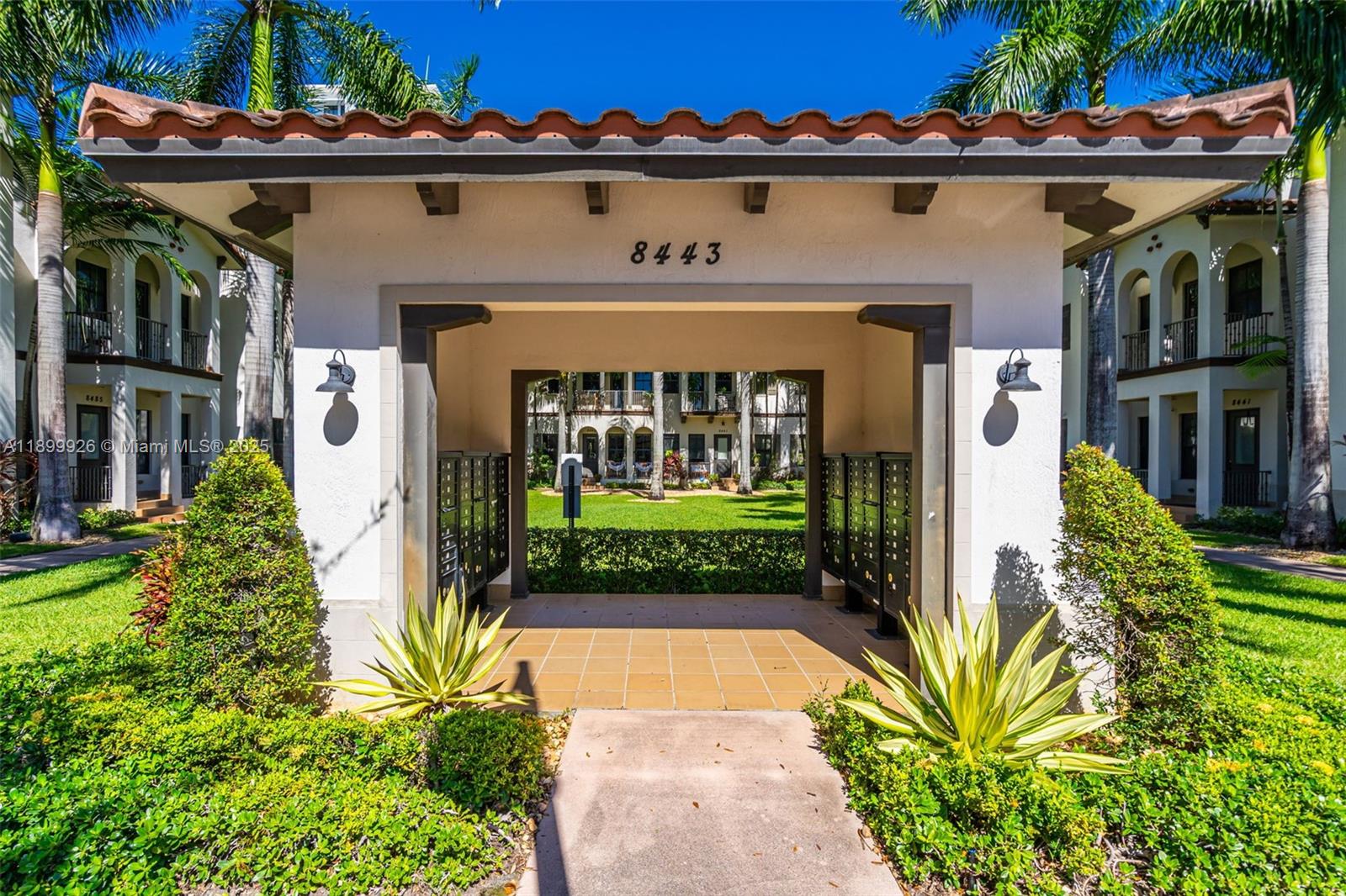 8449 NW 51st Ter, Doral