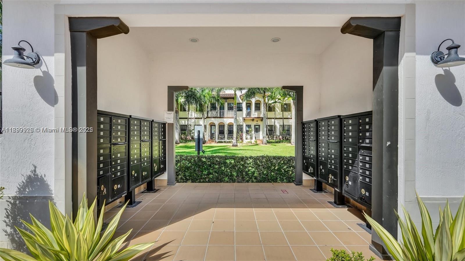 8449 NW 51st Ter, Doral