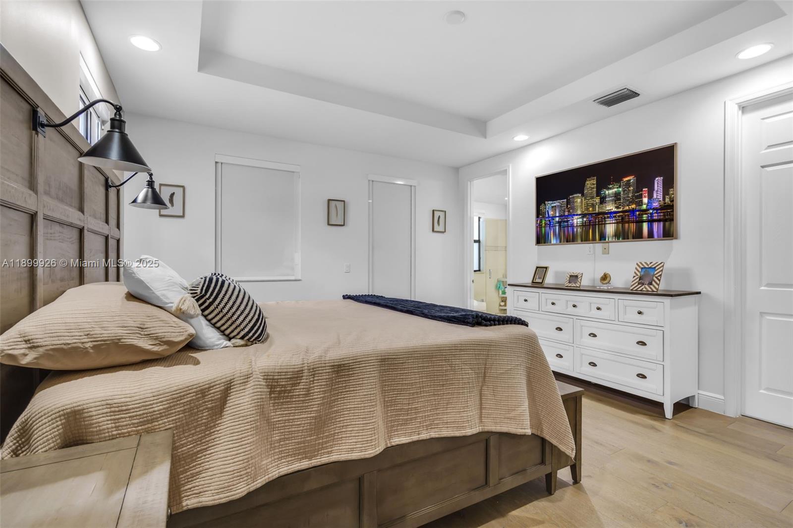 8449 NW 51st Ter, Doral