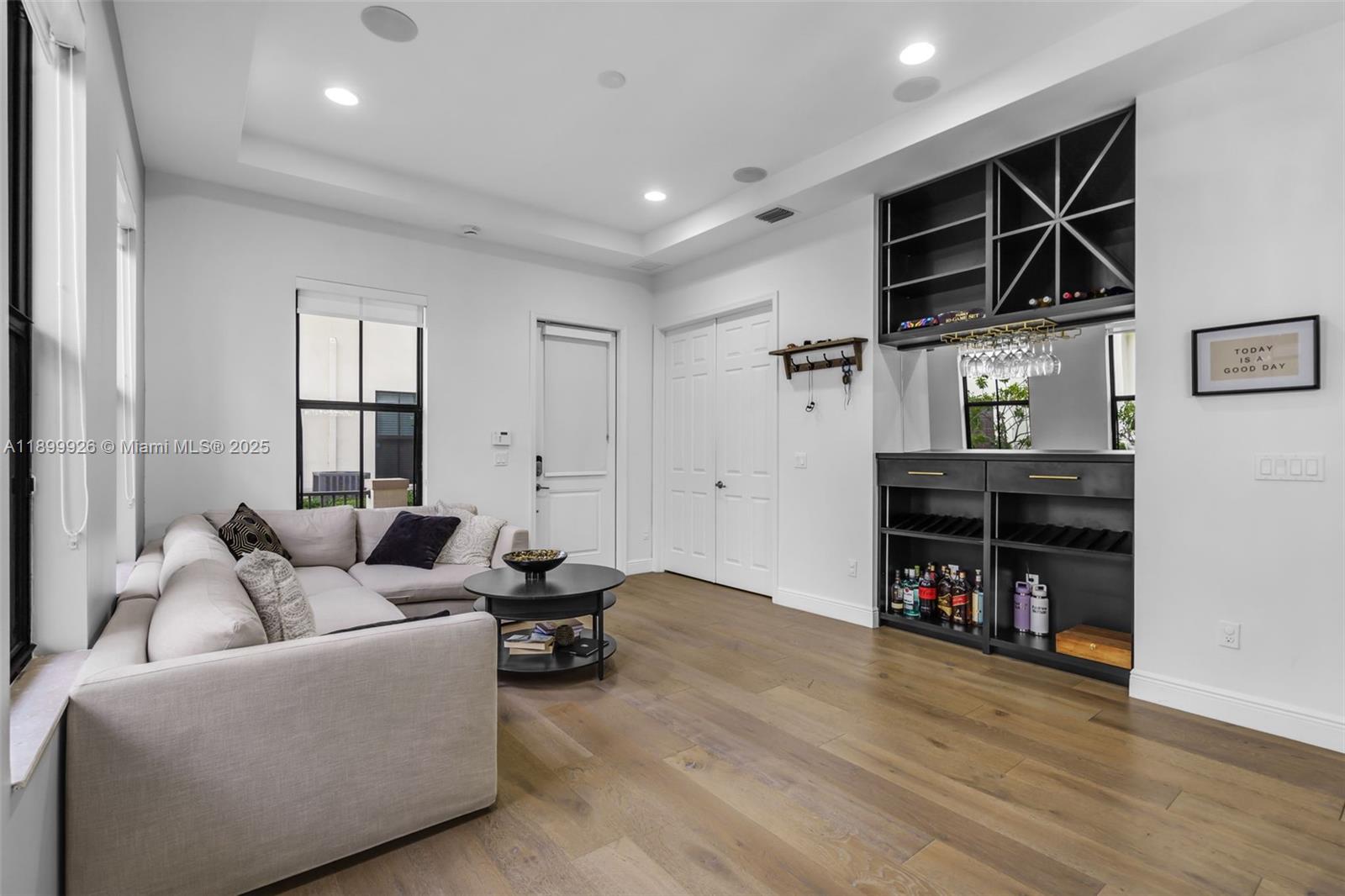 8449 NW 51st Ter, Doral