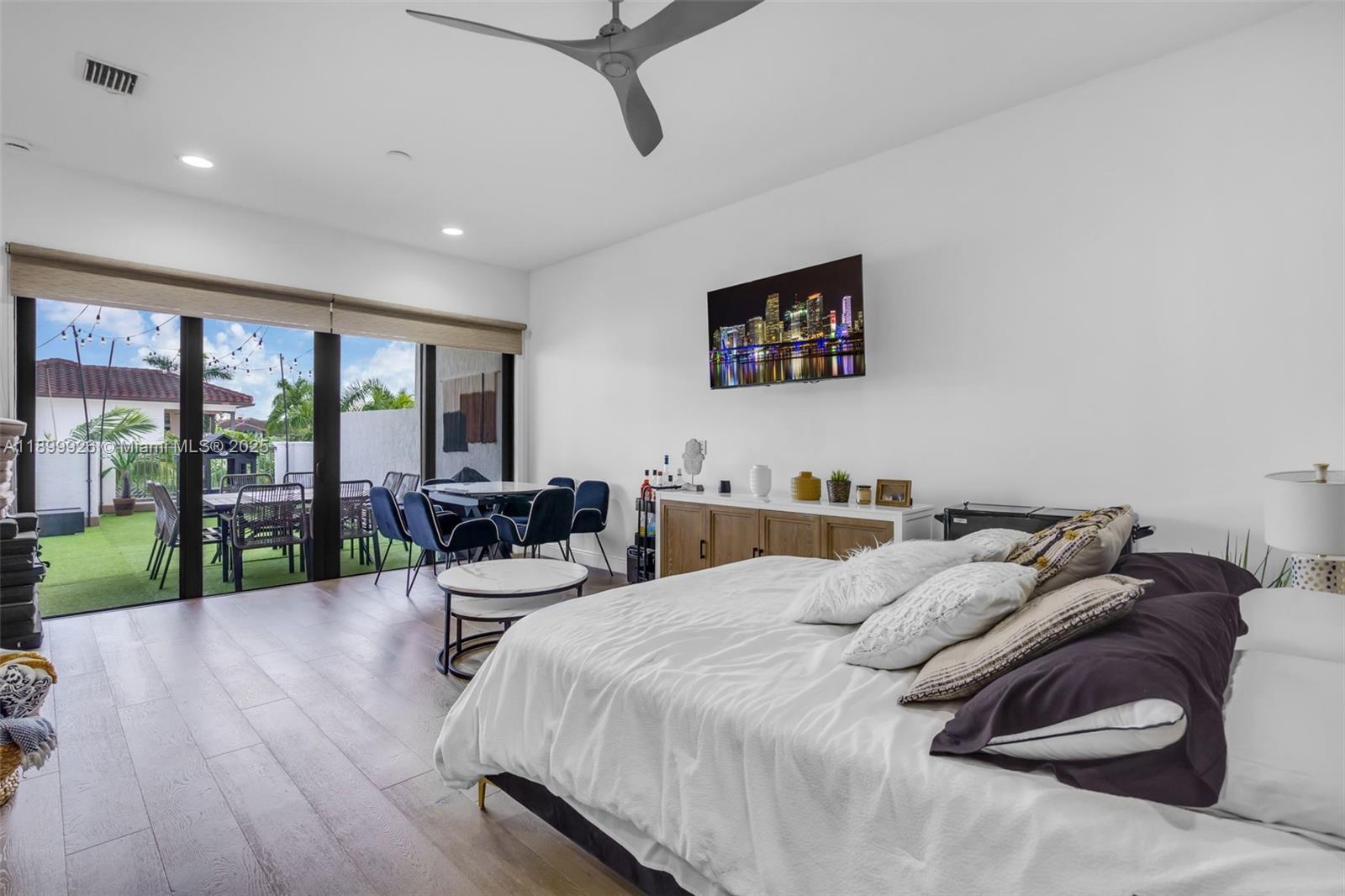 8449 NW 51st Ter, Doral