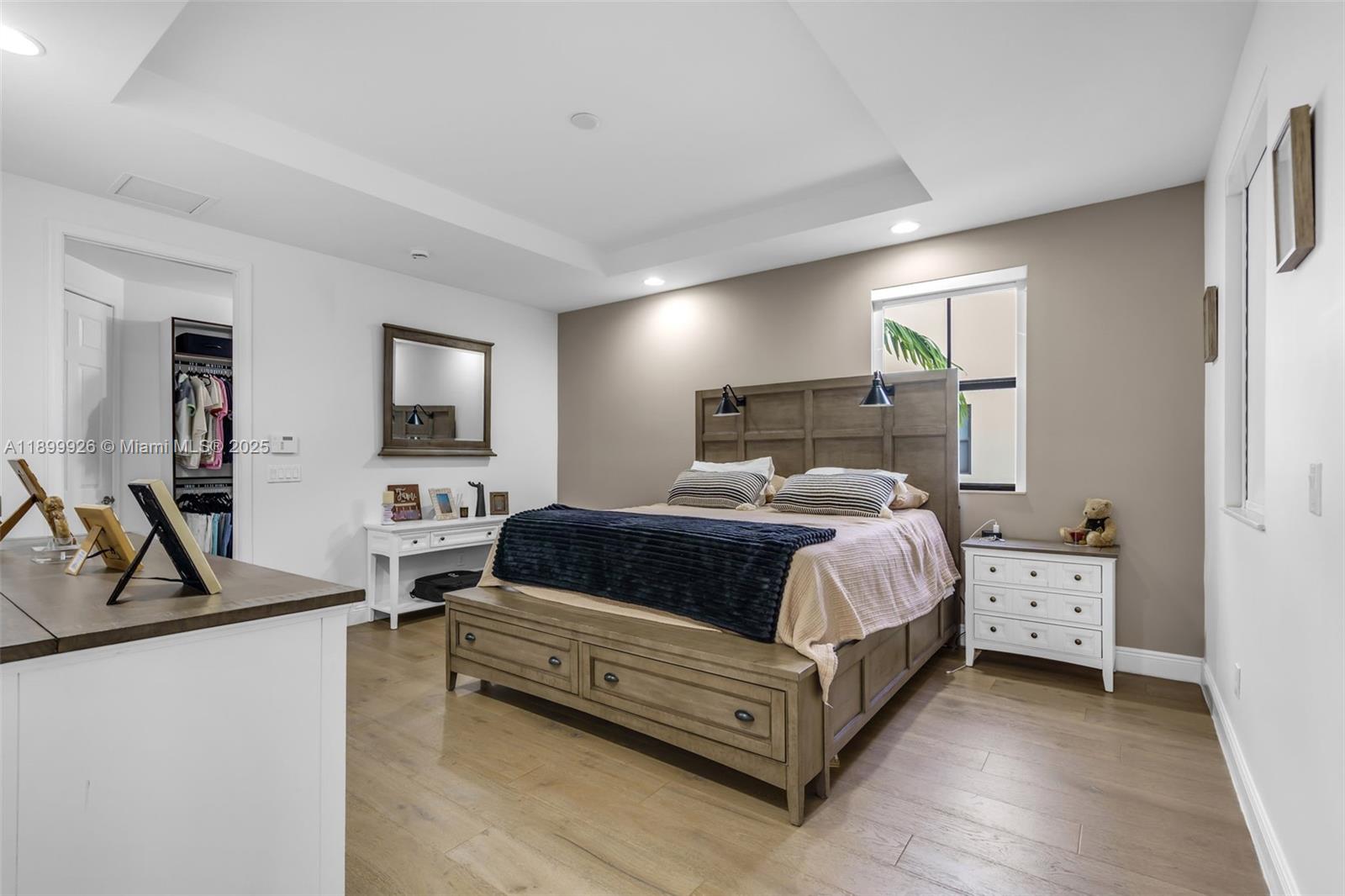 8449 NW 51st Ter, Doral