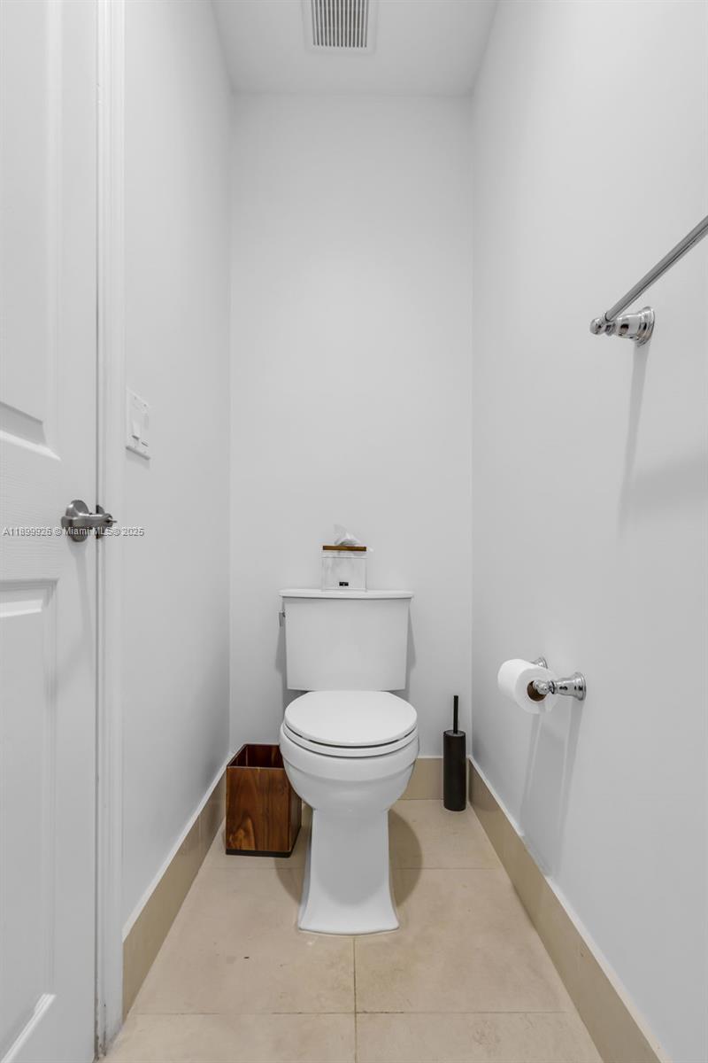 8449 NW 51st Ter, Doral