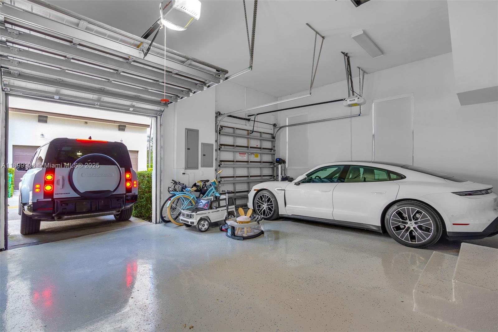 8449 NW 51st Ter, Doral