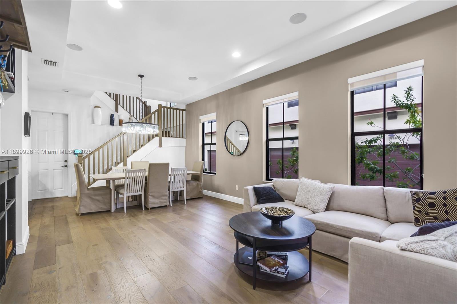 8449 NW 51st Ter, Doral